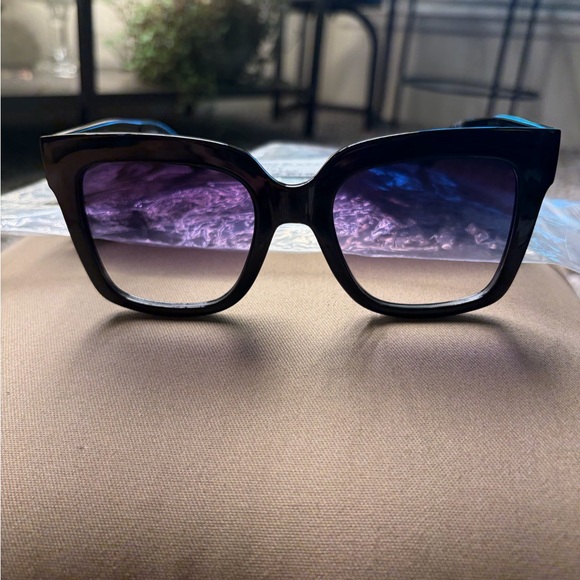 Quay Australia ICY Oversized Sunglasses Black Frame/ Fade Lens 52-21-145 NWT main image 7
